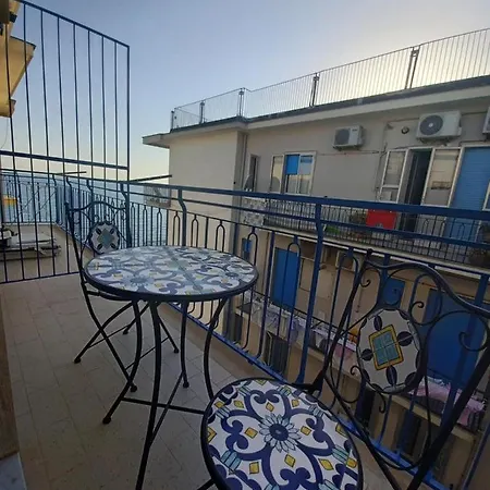 Due Stanzulelle Sul Mare