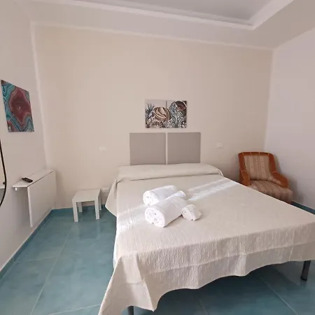 Due Stanzulelle Σαλέρνο