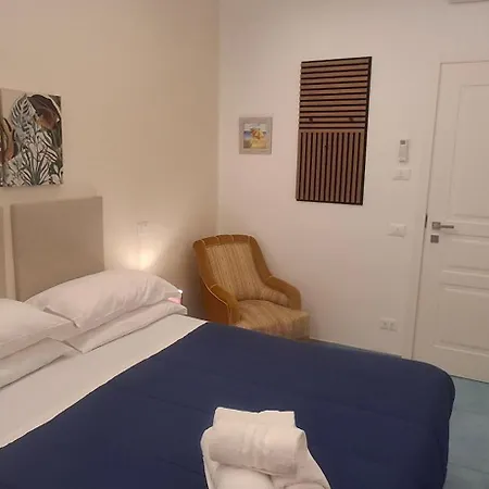 Due Stanzulelle Sul Mare サレルノ