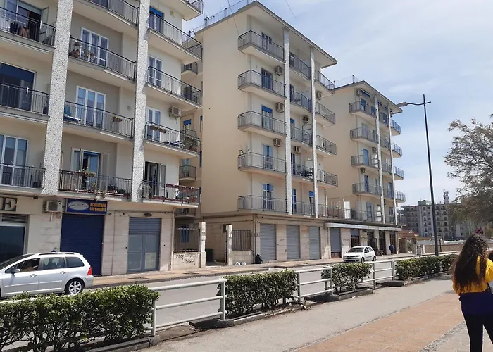 Due Stanzulelle Sul Mare B&B Oda ve Kahvaltı Salerno