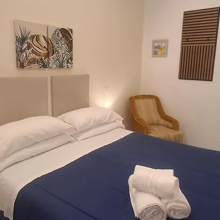 Due Stanzulelle Alojamento de Acomodação e Pequeno-almoço Salerno