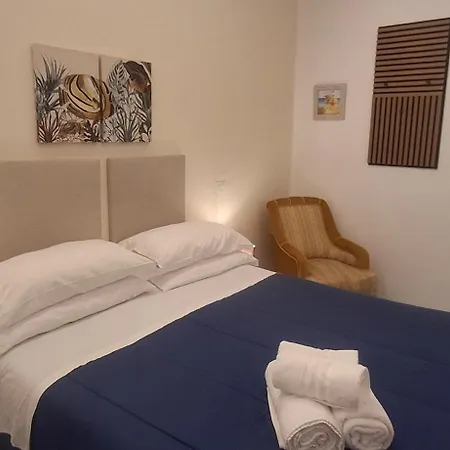 Alojamento de Acomodação e Pequeno-almoço Due Stanzulelle Salerno