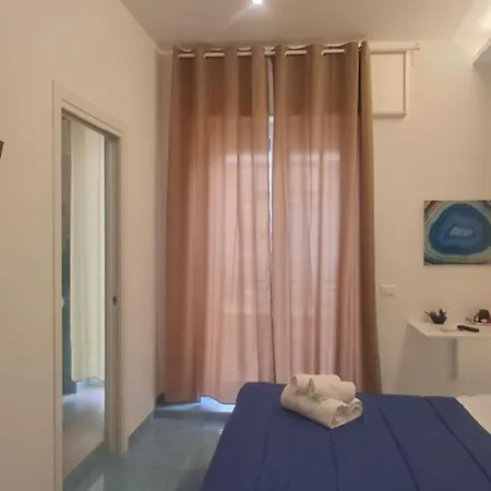 Due Stanzulelle Sul Mare Alojamento de Acomodação e Pequeno-almoço Salerno