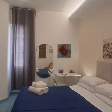 Alojamento de Acomodação e Pequeno-almoço Due Stanzulelle Salerno