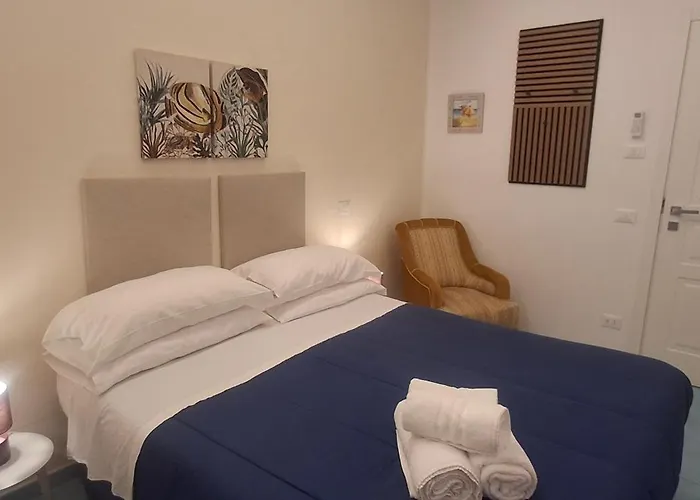 לינה וארוחת בוקר Due Stanzulelle Sul Mare B&B סלרנו